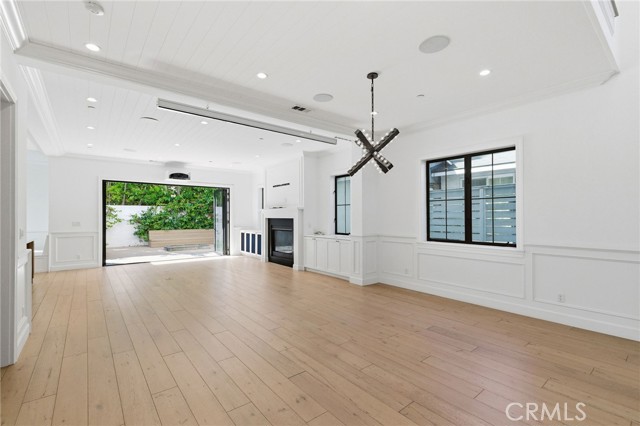 Detail Gallery Image 12 of 59 For 1405 Oak Ave, Manhattan Beach,  CA 90266 - 4 Beds | 4/1 Baths