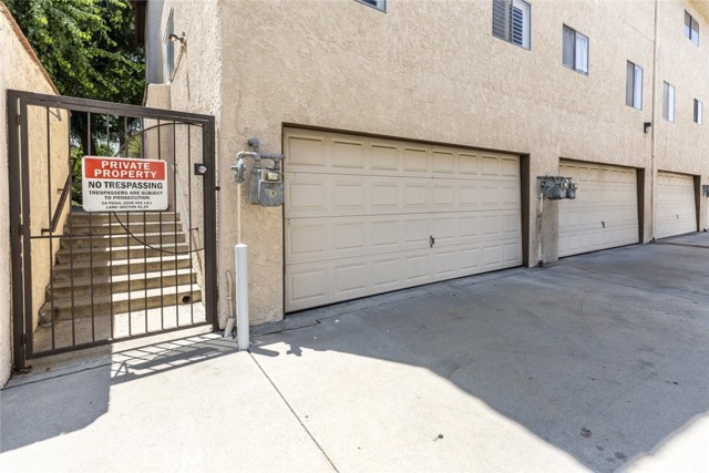 Detail Gallery Image 19 of 27 For 19545 Sherman Way #66,  Reseda,  CA 91335 - 3 Beds | 2/1 Baths