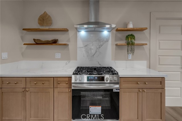 Detail Gallery Image 14 of 47 For 520 E 8th St, Corona,  CA 92879 - 4 Beds | 2 Baths