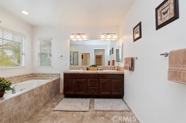45798 Cloudburst Lane, Temecula CA: https://media.crmls.org/medias/989b2816-0fd9-409e-b585-7d42c451af04.jpg