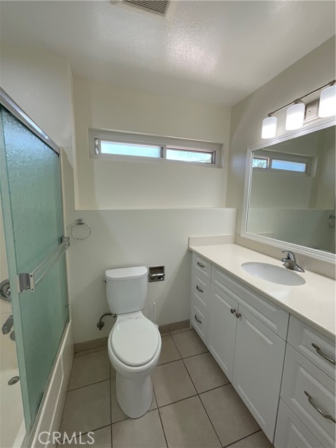 2641 Santa Ana Avenue, Costa Mesa CA: https://media.crmls.org/medias/989b2905-3f28-4718-af17-f8f6fa46bbb3.jpg