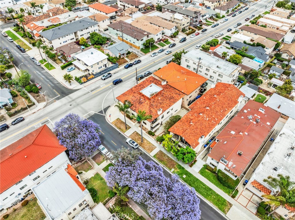 https://media.crmls.org/medias/989b6f2a-2e04-47d8-b7cc-4a860d51380a.jpg?preset=X-Large