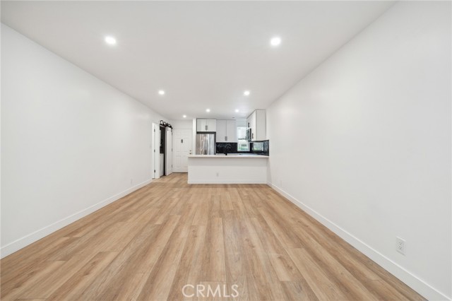 17000 Burbank Boulevard, Encino CA: https://media.crmls.org/medias/989c20de-67fc-4117-8093-0e39030b7698.jpg