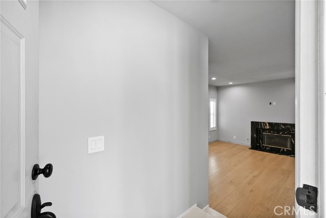 18328 Keswick Street photo 7