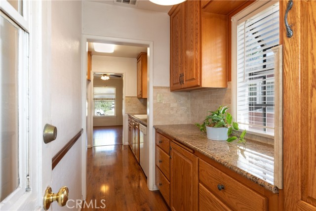3139 Chestnut Avenue, Long Beach CA: https://media.crmls.org/medias/989cf9d0-385e-4803-9c82-eabf0ea515c8.jpg