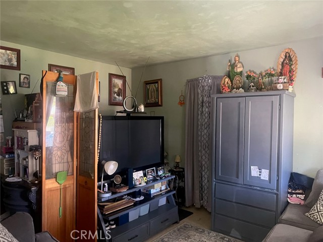 6626 SAN MIGUEL Street, Paramount CA: https://media.crmls.org/medias/989d81fd-268e-4b03-baa3-fe6d91050243.jpg