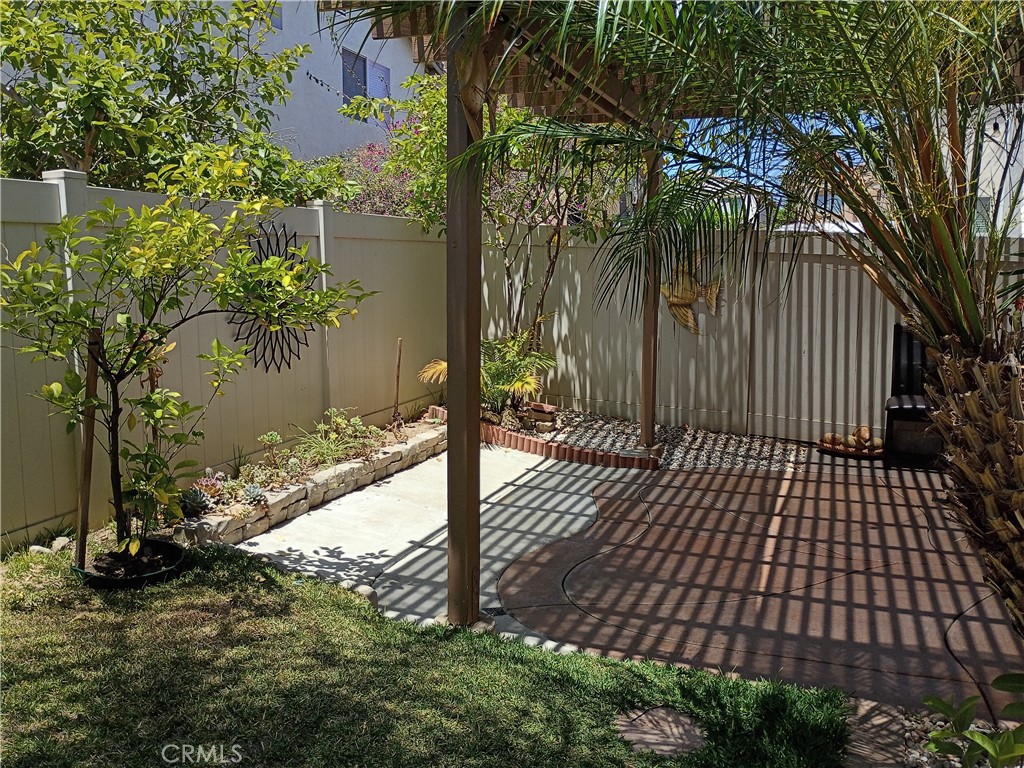 https://media.crmls.org/medias/989dbceb-d24a-48a3-82ed-c9ae408ea9fb.jpg?preset=X-Large