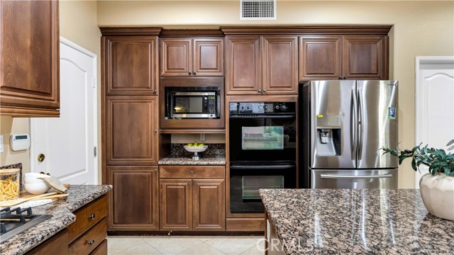 Detail Gallery Image 19 of 65 For 8180 E Brookdale Ln, Anaheim Hills,  CA 92807 - 6 Beds | 4 Baths