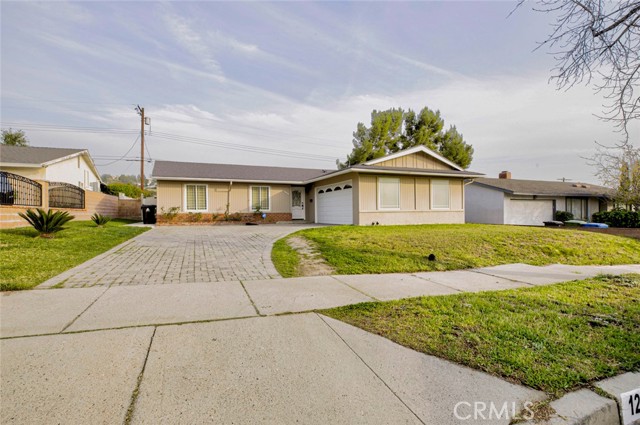 Detail Gallery Image 2 of 43 For 12518 Tibbetts St, Sylmar,  CA 91342 - 3 Beds | 2 Baths