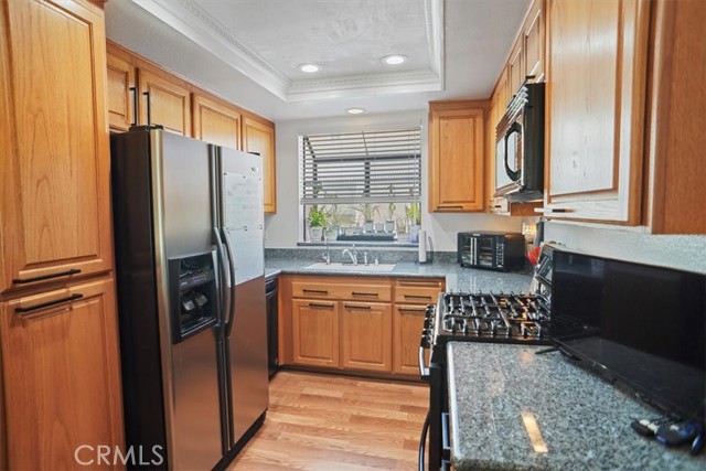 Detail Gallery Image 6 of 21 For 27617 Nugget Drive #1,  Canyon Country,  CA 91387 - 3 Beds | 3 Baths