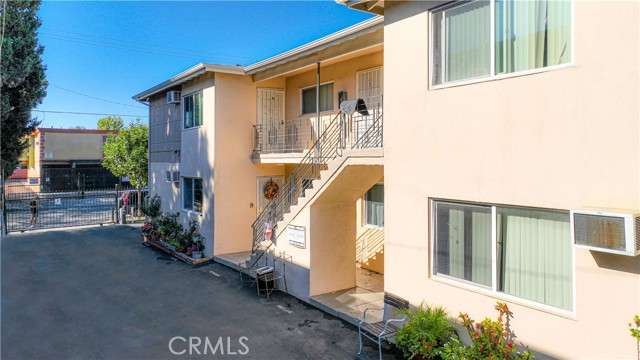 Detail Gallery Image 5 of 14 For 6934 Hinds, North Hollywood,  CA 91605 - – Beds | – Baths