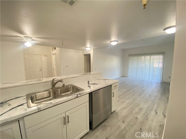 Detail Gallery Image 6 of 14 For 31255 David Ln, Temecula,  CA 92592 - 2 Beds | 2 Baths