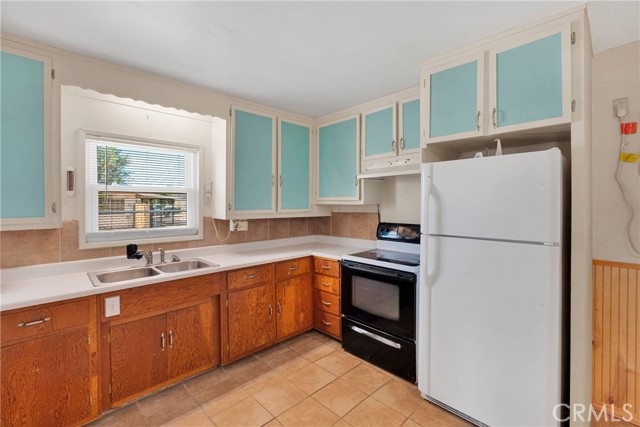 10378 Willow Wells Avenue, Lucerne Valley CA: https://media.crmls.org/medias/98a22506-3dc8-44bd-acb4-0f4ce5c61a65.jpg
