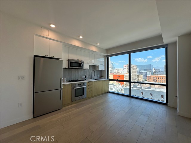 Detail Gallery Image 2 of 14 For 400 S Broadway #1002,  Los Angeles,  CA 90013 - 1 Beds | 1 Baths