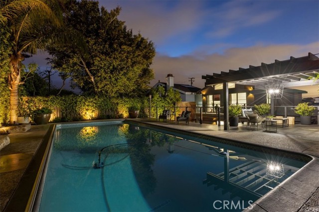 1012 10th Street, Manhattan Beach CA: https://media.crmls.org/medias/98a48db0-4563-4617-9e67-4eb7ea84082d.jpg