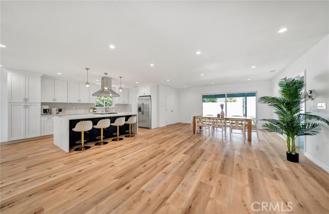 Detail Gallery Image 12 of 75 For 16127 Hartsook St, Encino,  CA 91436 - 4 Beds | 2/1 Baths