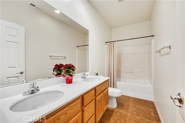 Detail Gallery Image 8 of 36 For 961 Indiangrass Dr, Hemet,  CA 92545 - 4 Beds | 2/1 Baths