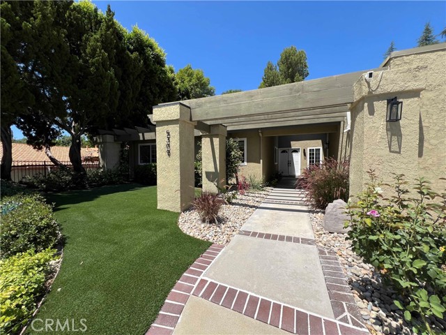 5309 Lockhurst Drive, Woodland Hills CA: https://media.crmls.org/medias/98a7664d-0524-4775-aeba-d32098fffa22.jpg