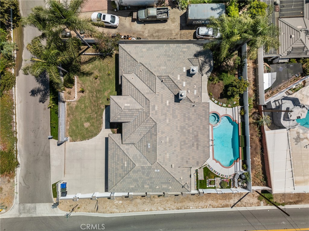 https://media.crmls.org/medias/98a76d80-2353-44ae-b638-91807b20f42d.jpg?preset=X-Large