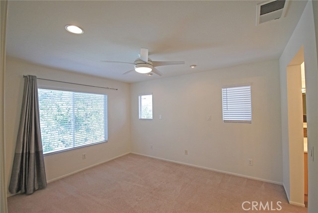 Detail Gallery Image 14 of 23 For 27153 Manor Cir, Valencia,  CA 91354 - 3 Beds | 2/1 Baths