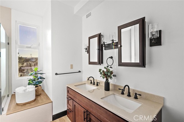 Detail Gallery Image 34 of 74 For 1106 1106 1/2 Geraghty Avenue, Los Angeles,  CA 90063 - 2 Beds | 2/2 Baths