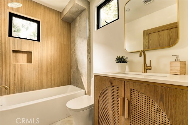 Detail Gallery Image 34 of 42 For 636 Bay, Santa Monica,  CA 90405 - 3 Beds | 3 Baths