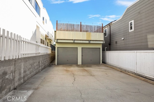 671 Longfellow Avenue, Hermosa Beach, California 90254, 2 Bedrooms Bedrooms, ,2 BathroomsBathrooms,Residential,Sold,Longfellow,SB22227198