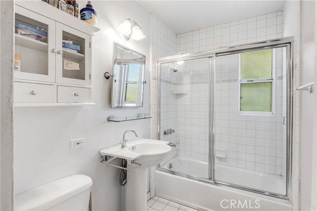 Image 13 of 20 For 3042 Glendon Avenue