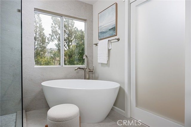 Detail Gallery Image 16 of 24 For 6 Hemingway Ct, Rancho Santa Margarita,  CA 92679 - 5 Beds | 4 Baths