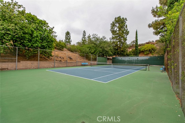 6700 Hillpark Drive, Los Angeles CA: https://media.crmls.org/medias/98a928ab-df37-4f67-a474-d40f24d06443.jpg