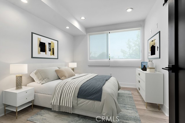 11304 Victory Boulevard, North Hollywood CA: https://media.crmls.org/medias/98a94adb-81d6-43fa-9844-6b1115bb3efe.jpg