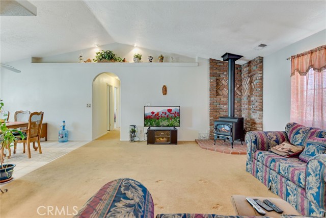 21919 Standing Rock Avenue, Apple Valley CA: https://media.crmls.org/medias/98a9bace-5057-4301-83e1-c76c65b1499c.jpg