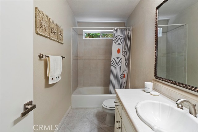 6065 Saint Augustine Drive, Riverside CA: https://media.crmls.org/medias/98aa7a25-62d1-4788-81b0-e2ed80d9558d.jpg