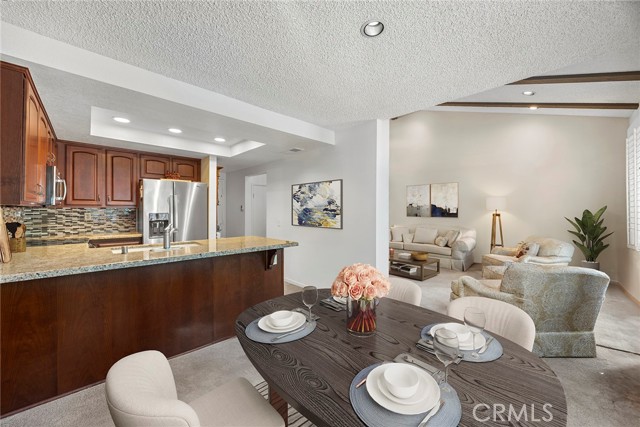 Detail Gallery Image 5 of 21 For 933 Creekside Dr #126,  Fullerton,  CA 92833 - 2 Beds | 2/1 Baths