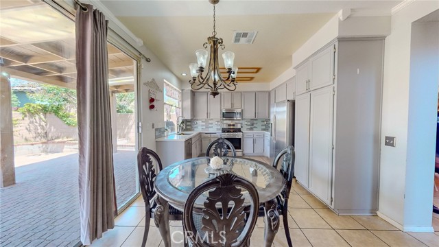 Detail Gallery Image 10 of 37 For 5636 Pheasant Dr, Fontana,  CA 92336 - 4 Beds | 2/1 Baths