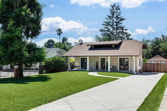 Detail Gallery Image 2 of 30 For 977 N Hill Ave, Pasadena,  CA 91104 - 3 Beds | 2 Baths