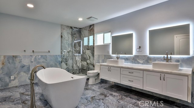 Detail Gallery Image 22 of 42 For 2525 E Ocean Bld, Long Beach,  CA 90803 - 5 Beds | 4 Baths