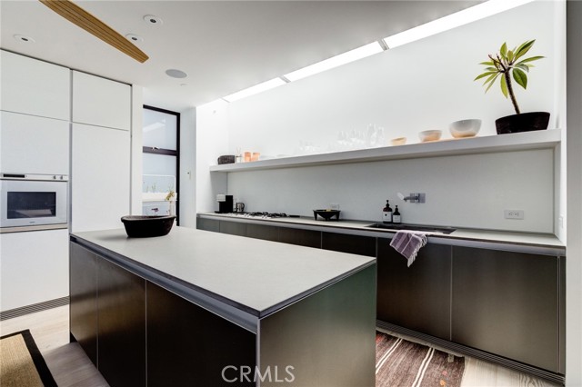 124 21st Place, Manhattan Beach, California 90266, 3 Bedrooms Bedrooms, ,4 BathroomsBathrooms,Residential,Sold,21st,SB21199939