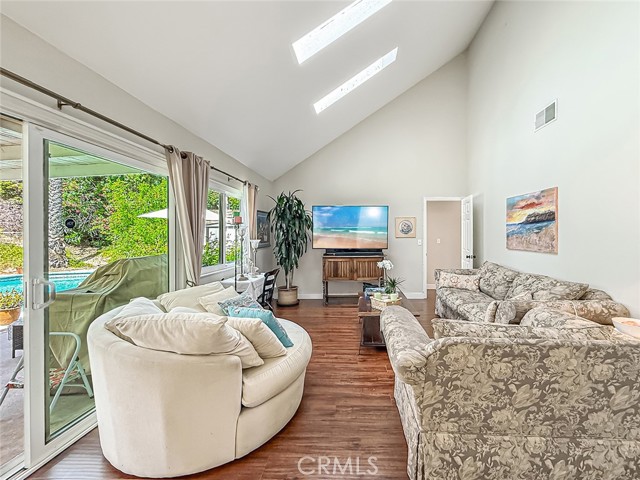 Detail Gallery Image 16 of 45 For 8371 Capistrano Ave, West Hills,  CA 91304 - 5 Beds | 3 Baths