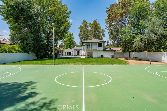 22904 Calvert Street, Woodland Hills CA: https://media.crmls.org/medias/98acdcfc-2917-4d3f-954b-294ffd54f504.jpg