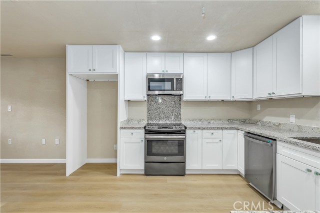 Detail Gallery Image 15 of 51 For 3374 8th St, Clearlake,  CA 95422 - 3 Beds | 2/1 Baths