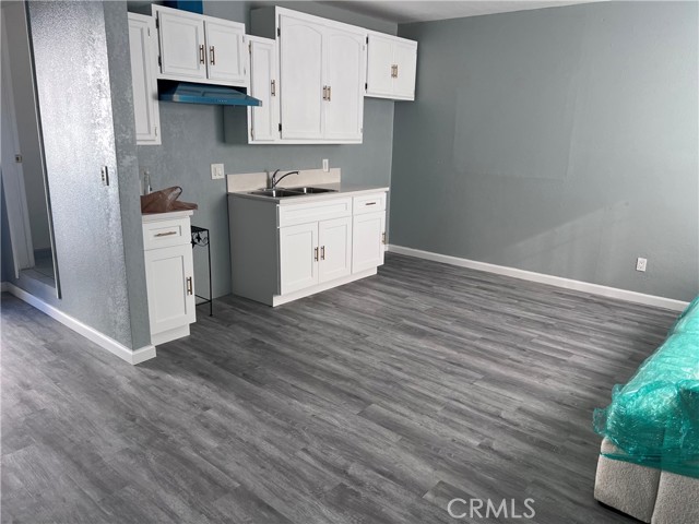 1222 E 103rd Street, Los Angeles CA: https://media.crmls.org/medias/98af8900-013d-47c1-8e00-2fb5c6c3daf8.jpg