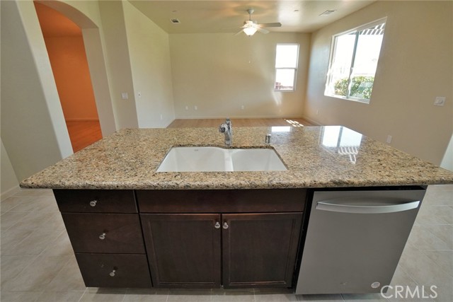 Detail Gallery Image 19 of 57 For 3000 Sunnyside Ct, Visalia,  CA 93292 - 3 Beds | 2 Baths