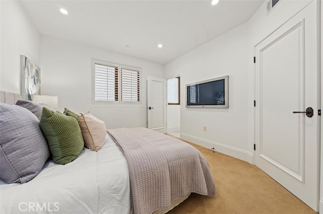 Detail Gallery Image 23 of 24 For 140 S Oakhurst Dr #303,  Beverly Hills,  CA 90212 - 2 Beds | 2/1 Baths