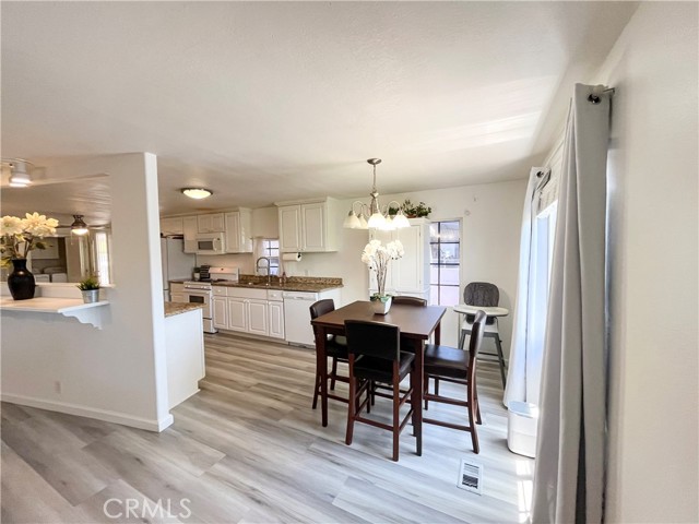 17700 Avalon Boulevard, Carson CA: https://media.crmls.org/medias/98b1be47-5e8e-43a9-ae46-c8938471f982.jpg
