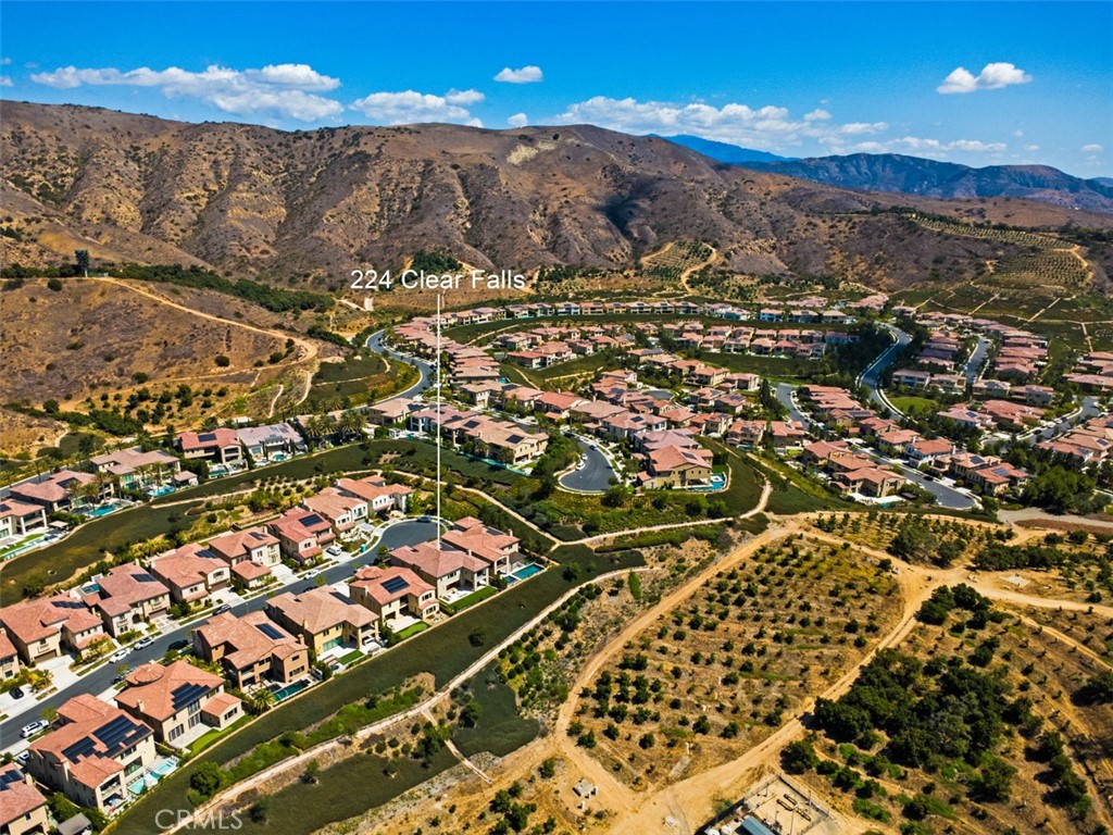 https://media.crmls.org/medias/98b2228b-fcb2-44f5-a01f-4bc8e8a12bb7.jpg?preset=X-Large