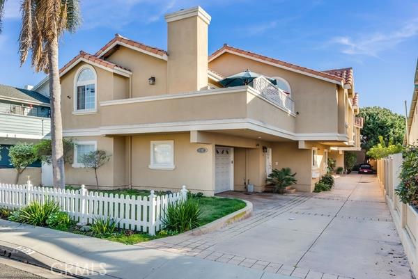 2702 Carnegie Lane, Redondo Beach, California 90278, 3 Bedrooms Bedrooms, ,2 BathroomsBathrooms,Residential,Sold,Carnegie,SB16064615