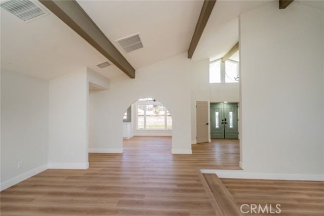 Detail Gallery Image 6 of 46 For 10524 58th St, Jurupa Valley,  CA 91752 - 5 Beds | 3/1 Baths