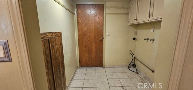 Detail Gallery Image 13 of 32 For 2528 Riverview Dr, Madera,  CA 93637 - 3 Beds | 2/1 Baths