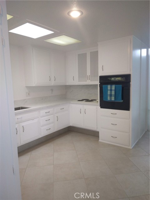 1563 Monterey Rd 23A M-2, Seal Beach CA: https://media.crmls.org/medias/98b3a247-4785-4d0b-81b1-03ea8a5ad926.jpg